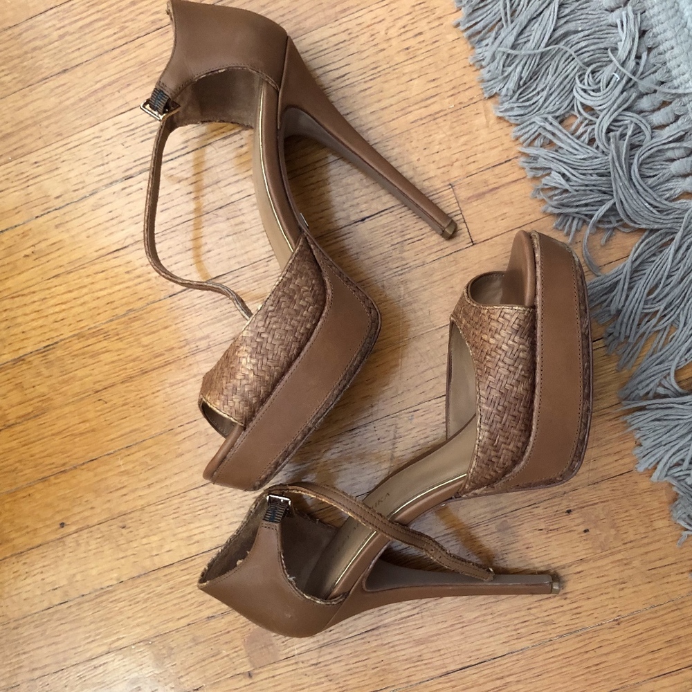 Bagley Mischka brown leather heels - size 10